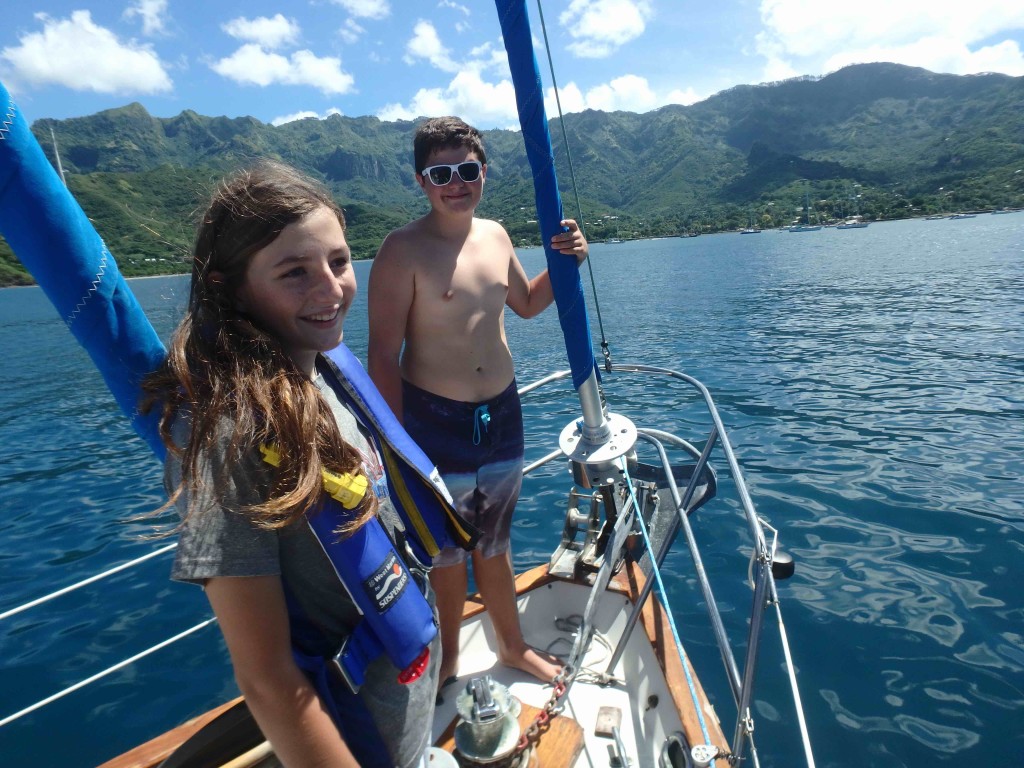 Sean & Sarah - Ready to deploy the anchor in Taiohae