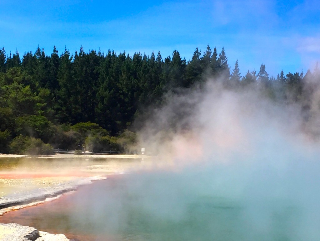 Champagne Pool - Geothermal activity near Rotorua